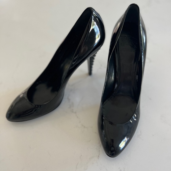 Black Patent Burberry Pumps size 39 - Picture 7 of 9